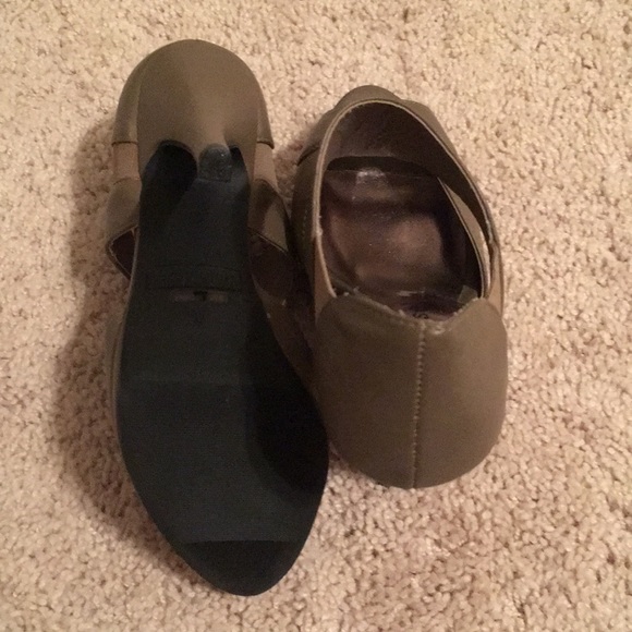 Dollhouse Greyish-Beige Peep Toe Heels - Picture 4 of 5